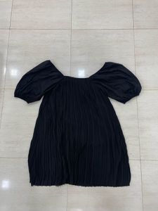 ✨ Zara Romantic Crinkled Black Babydoll Top! ✨