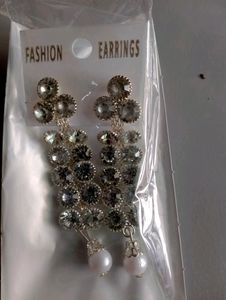 Alysa Sparkling Earrings