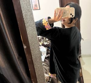 Elegant Embroidered Kurta kashmiri