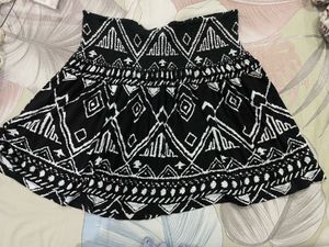 Forever 21 Black skirt