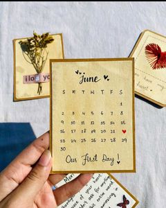Combo Of Calendar &amp; Bouquet!