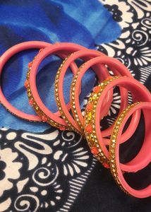 Beautiful Bangle Set With Free Saree Pin