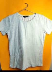 Solid/ Plain White Top🤍