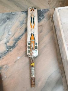 Mighty Neo Cricket Bat