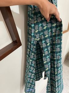 Green Sleeveless Side And Front Cut Kurti