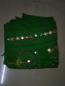 Green Embellished Dupatta And Leggings Set