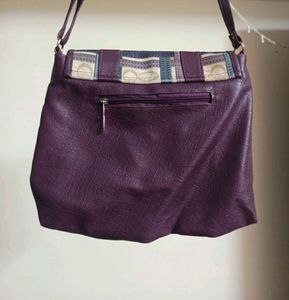 STYLISH PURPLE SLING BAG