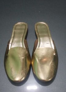 Gold Tone Women's Flats Bailey's