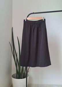 ZARA Elegant Black Midi Skirt