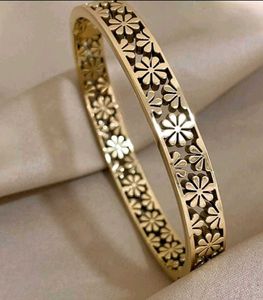 Anti Tarnish Floral Bangle Bracelet