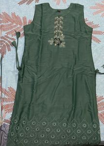 Elegant Green Kurta With Attach Lining