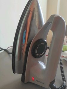 Bajaj Iron Box