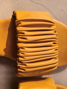 💛Mustard Ruched Flats💛