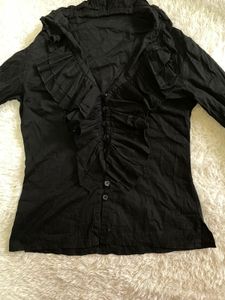 Y2K fitted Ruffled Black Top