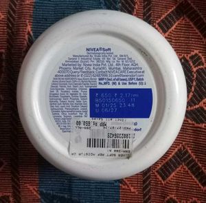 Nivea Soft Moisturizing Cream