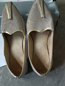 Shoe