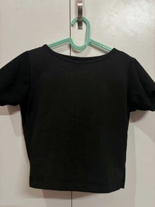 Black Solid Tshirt 🖤