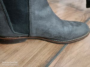 Chelsi Dark Grey Colour Vetvet