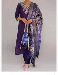 Naixa Women&#39;s Chanderi Embroidered Straight Kurta