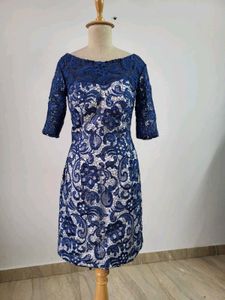 Elegant Lace Sheath Dress