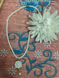 Pearl Hair Accessory