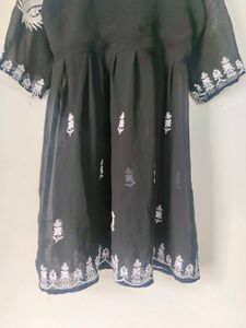 Black Embroidered Kurta