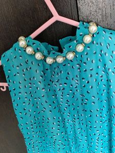 Stylish , Smart Halter Neck PrintedTop