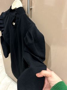 Chic Black Puff Sleeve Top