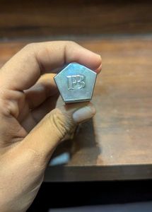 Fenty Beauty gloss bomb