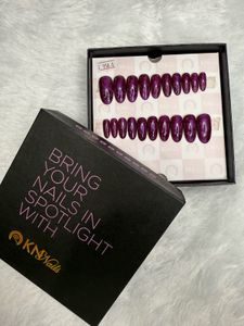 (New) Purple Cateye Flower Press-On Nails