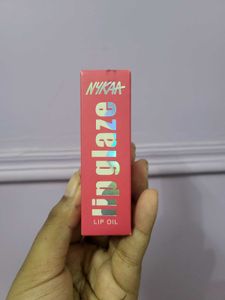 Nykaa Lip Oil Shade - Cherry Custard