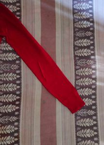 🆕❤️ BRAND NEW Red V-Neck Sweater❤️🆕