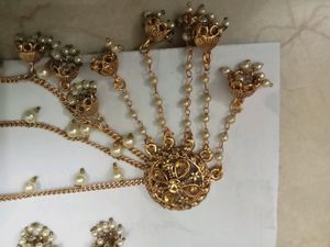Beutiful Earings With Jhumka Chain