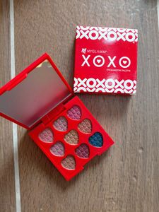 MYGLAMM XOXO Eyeshadow Palette