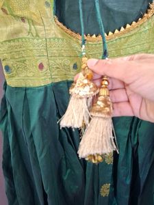 size M- L.women Ethnic Dress and girl also used.