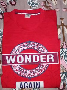 Red 'Wonder' Graphic T-Shirt