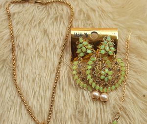 Necklace With Ear Rings And Maang Tika