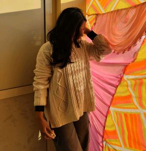 Off-white Cozy Knit Sweater/ Pullover