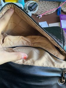 Black Quilted Handbag l