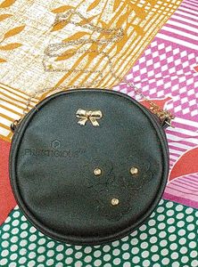 ROUND SLING BAG/ UNDER 500 COINS