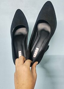 Beautiful ELLE Heels
