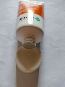 The Derma Co Hyaluronic Sunscreen Pack Of 1