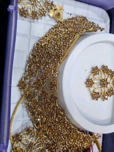 Elegant Gold-Tone Jewelry Set