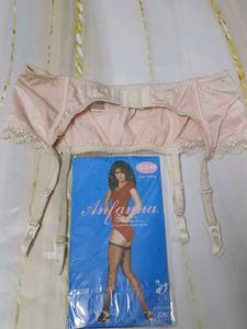 (1042)Vintage Lace Garter Belt