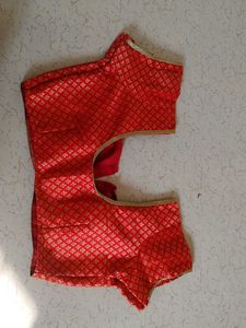 Elegant Embroidered Saree &amp; Blouse Set