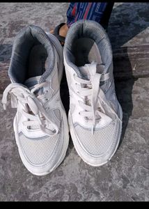 Zudio White Shoe