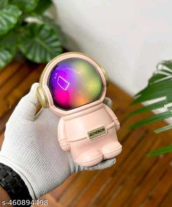 Astronaut Speaker 🔊