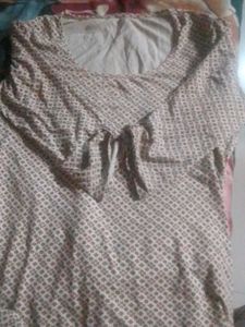 I want to sell this top because  not wearing
