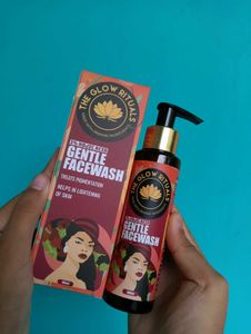 The Glow Rituals Gentle Facewash