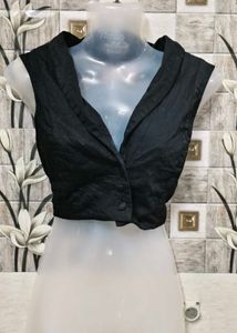 Chic Black Sleeveless Vest